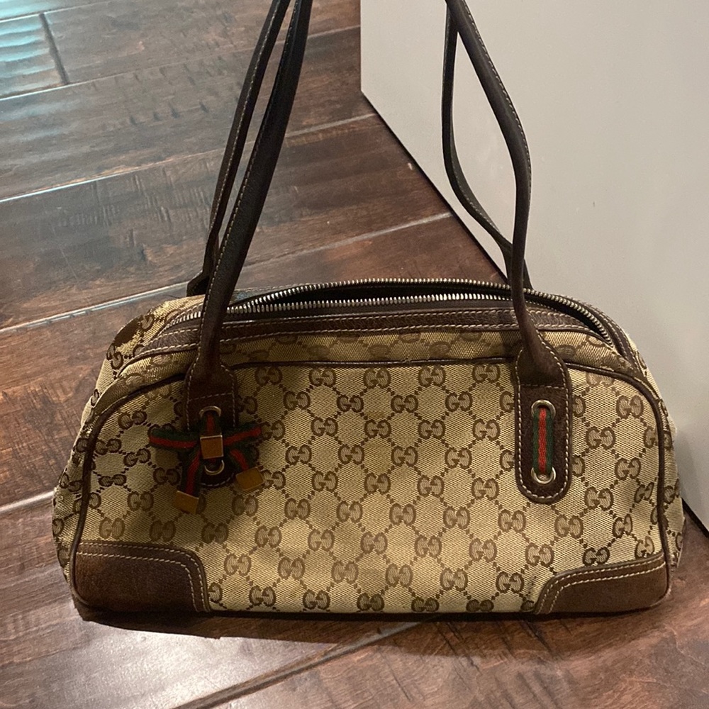 100 %Aunthentic Gucci purse. Gucci logo gucci Boston Princy